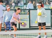 正在各地“打”开局面 匹克球何以“打”动人心？